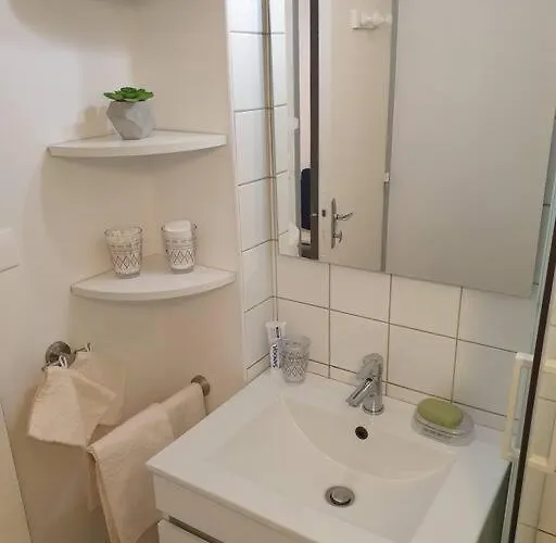 Avec Place De Parking * Nancy